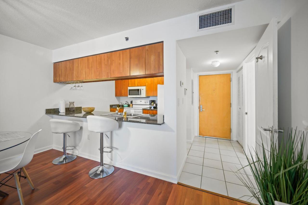 Luxurious 1Br High Rise Condo Brickell-Free Parking Miami Exterior photo