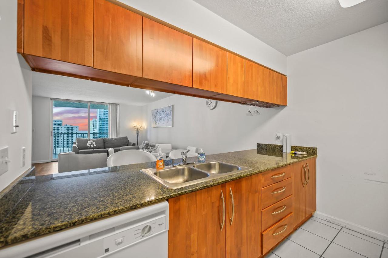 Luxurious 1Br High Rise Condo Brickell-Free Parking Miami Exterior photo